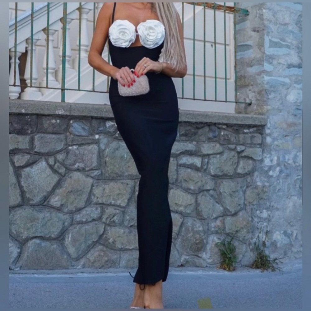 CATWALK CONNECTION SANDRI
MAXI DRESS. . - Picture 3 of 5